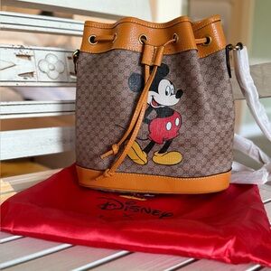 Mickey Mouse Tan and Orange Bucket Bag M149